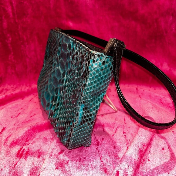 Vintage 90s snakeskin leather mini shoulder bag - Picture 3 of 6